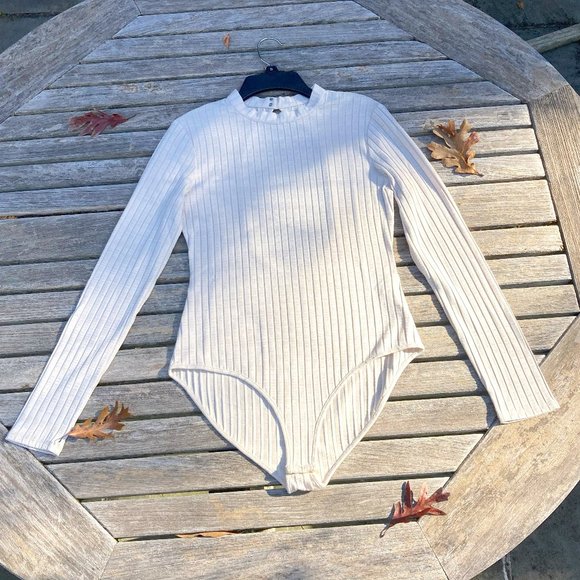 NWOT - Kensie Open Back Long Sleeve Bodysuit - Size Small - Picture 3 of 12